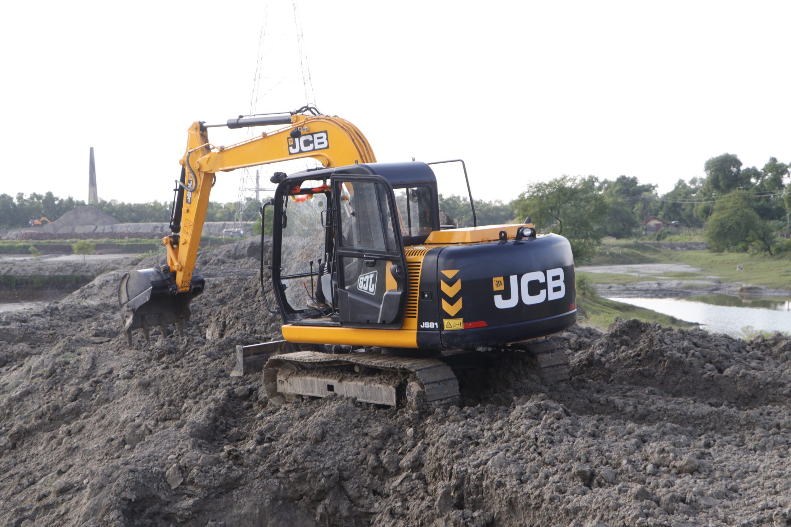 JCB 81 EXCAVATOR